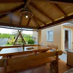 Ari And Bonnie - Cozy With Roof Terrace Appartement *